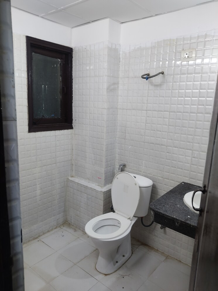 Bathroom, piyush-heights 2 Bedroom 1268 Sq.Ft. Apartment In Sector 89 Faridabad 8032057