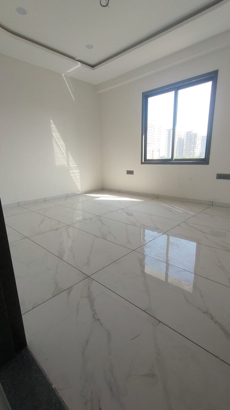 Bathroom, jahangir pura 3 Bedroom 93 Sq.Yd. Independent House In Jahangir Pura Surat 8032042