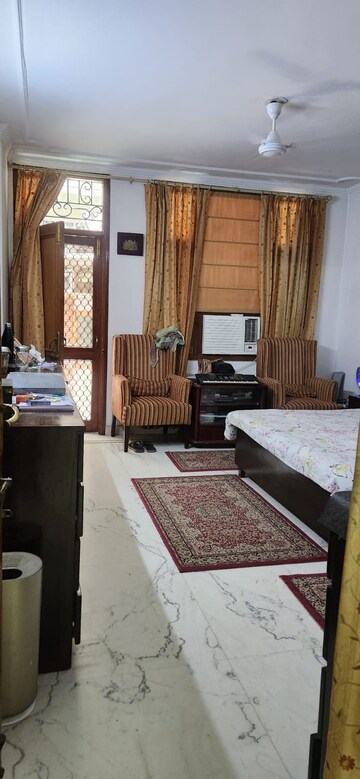 Living Room in 3 BHK Builder Floor at Ansal Sushant Lok I, Sector 43 – for Rent