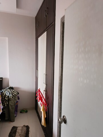 Furnished Amenities in 1.5 BHK Apartment at Shree Shashwat CHS, Mira Road – for Rent