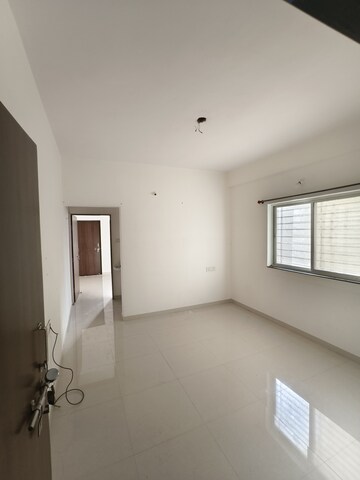 Room in 1 BHK Apartment at Espree Eminence, Wadgaon Sheri – for Rent