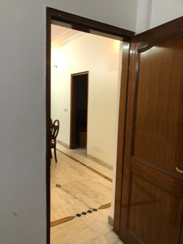 Room in 3 BHK Builder Floor at Ansal Sushant Lok I, Sector 43 – for Rent
