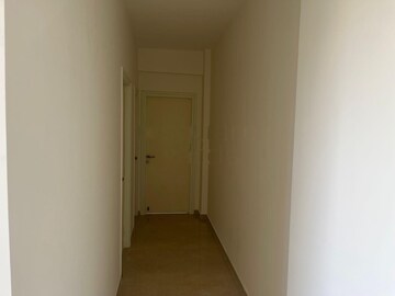 Room in 3 BHK Apartment at Paras Dews, Sector 106 – for Rent