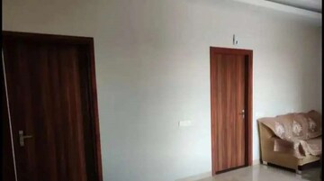 Room in 3 BHK Independent House at Sector 27 – for Rent