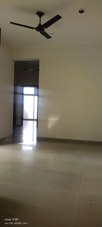 Room in 2 BHK Apartment at Sector 16c Greater Noida – for Rent