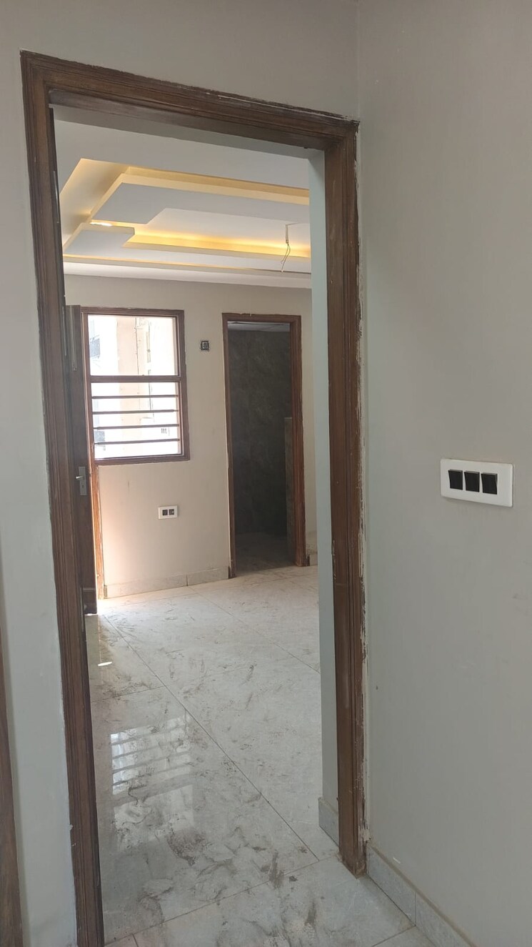 Room, bptp-district 3 Bedroom 1500 Sq.Ft. Builder Floor In Sector 81 Faridabad 8032275