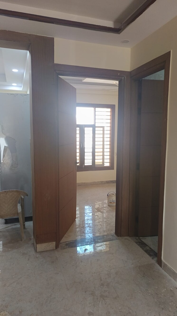 Room, bptp-district 3 Bedroom 1500 Sq.Ft. Builder Floor In Sector 81 Faridabad 8032275