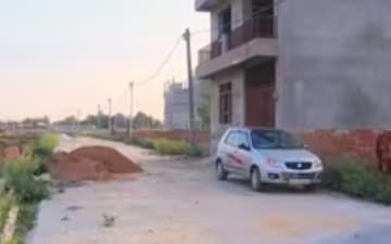 Plot For Sale in Select City Residency, Tilapta