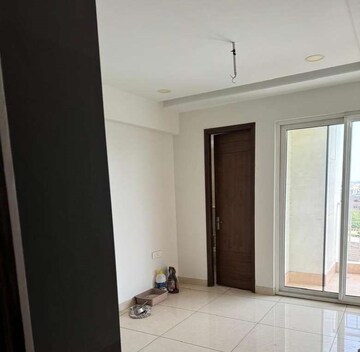 Room in 4 BHK Apartment at Sector 20 – for Rent