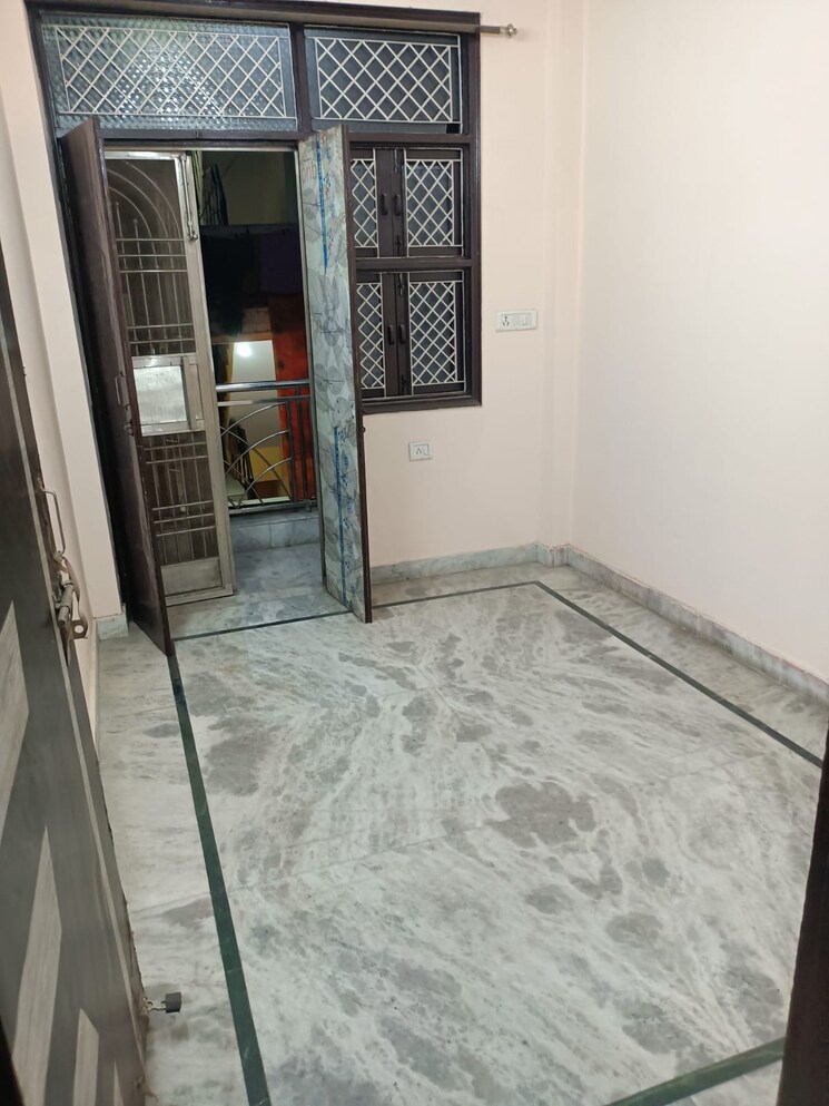 Room, jitar nagar 2 Bedroom 700 Sq.Ft. Builder Floor In Jitar Nagar Delhi 8032344