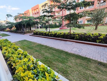 2 BHK Apartment – Garden View at Regency Pinnacle Heights, Thanisandra - for Rent