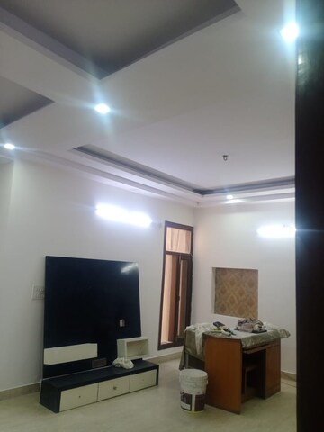 Living Room in 3.5 BHK Apartment at Paschim Vihar – for Rent