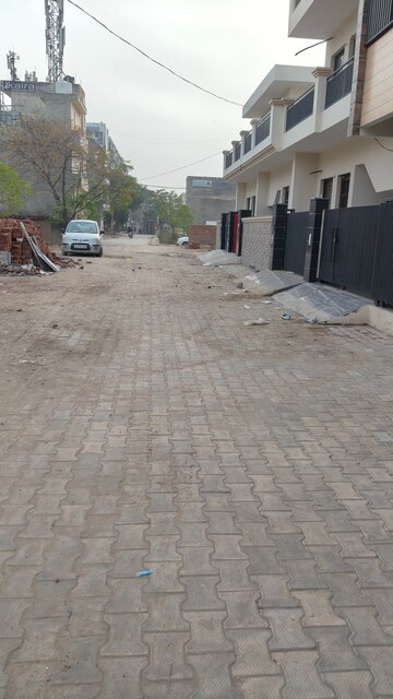 Parking in 3 BHK Independent House at Ambala Highway – for Sale