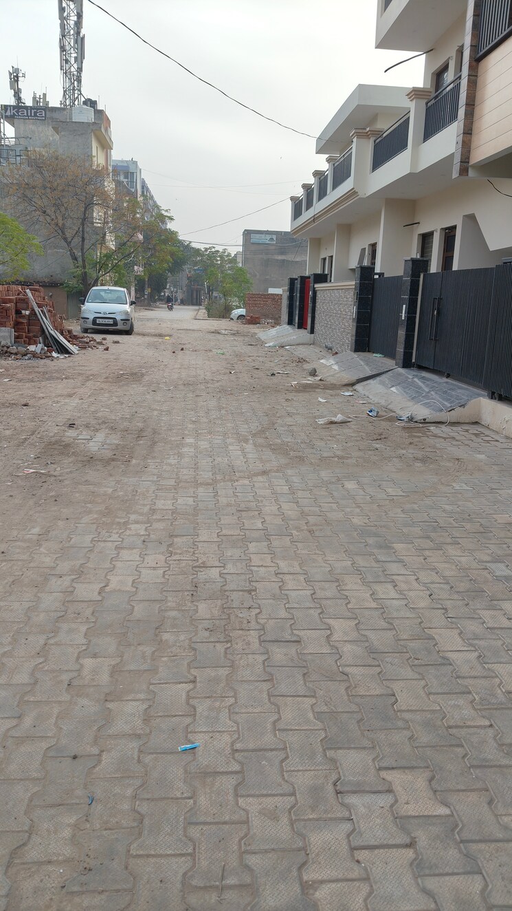  Parking, ambala highway 3 Bedroom 148 Sq.Yd. Independent House In Ambala Highway Zirakpur 8032406