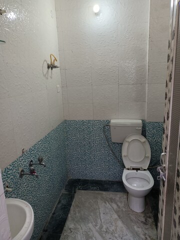 Master Bedroom in 2 BHK Independent House at Vikas Nagar – for Rent