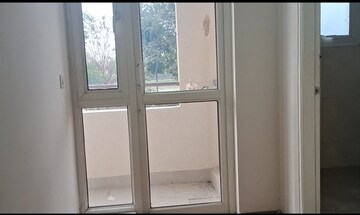 2 BHK Apartment For Rent in Wave Executive Floors, Wave City