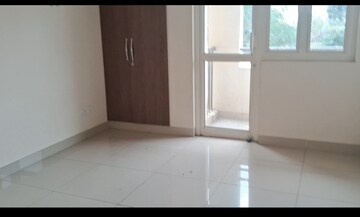 Room in 2 BHK Apartment at Wave Executive Floors, Wave City – for Rent