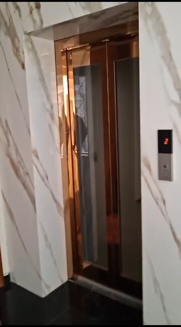 Building Lobby in 3 BHK Builder Floor at Sector 21c – for Rent