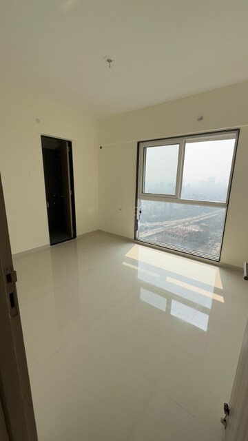 Room in 2 BHK Apartment at Ashar Axis, Majiwada – for Rent