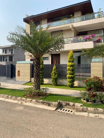 Master Bedroom in 5 BHK Independent House at Mysore Road – for Sale