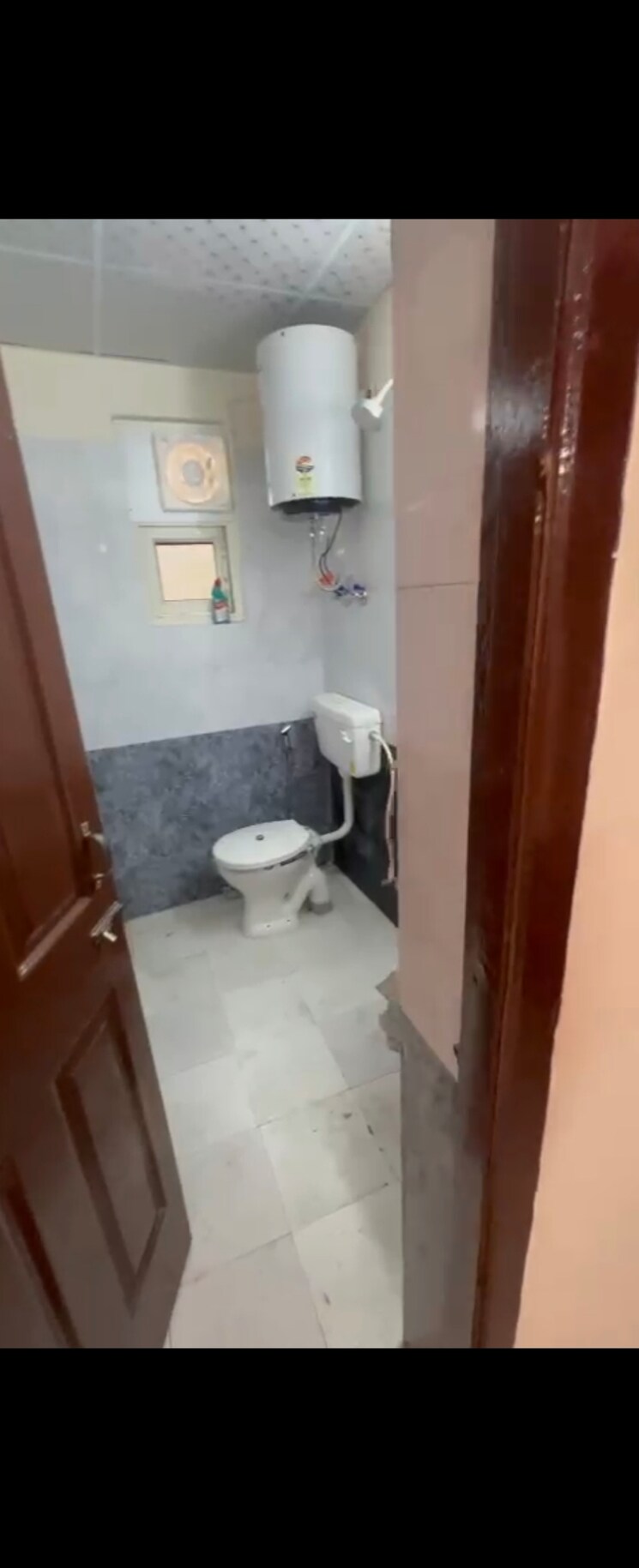 Bathroom, milan-earth 2 Bedroom 1095 Sq.Ft. Apartment In Raj Nagar Extension Ghaziabad 8032581