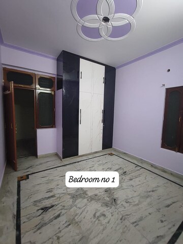 Bedroom in 2 BHK Apartment at Gomti Nagar – for Rent