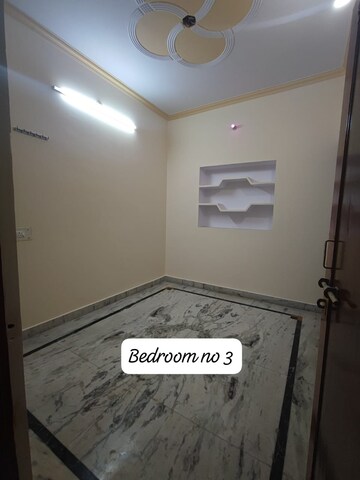 Bedroom in 2 BHK Apartment at Gomti Nagar – for Rent