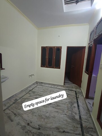 Master Bedroom in 2 BHK Apartment at Gomti Nagar – for Rent