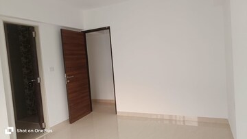Room in 2 BHK Apartment at Kohinoor City Phase Ii, Kurla – for Rent