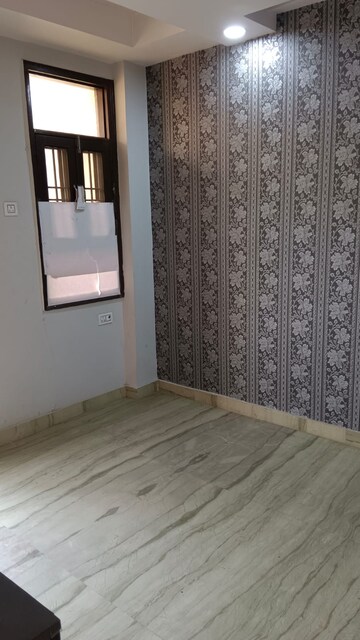 Room in 2 BHK Builder Floor at Dwarka Mor – for Rent