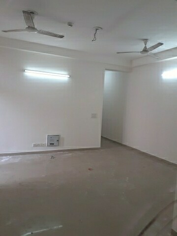 Master Bedroom in 3 BHK Apartment at Sector 16c Greater Noida – for Rent