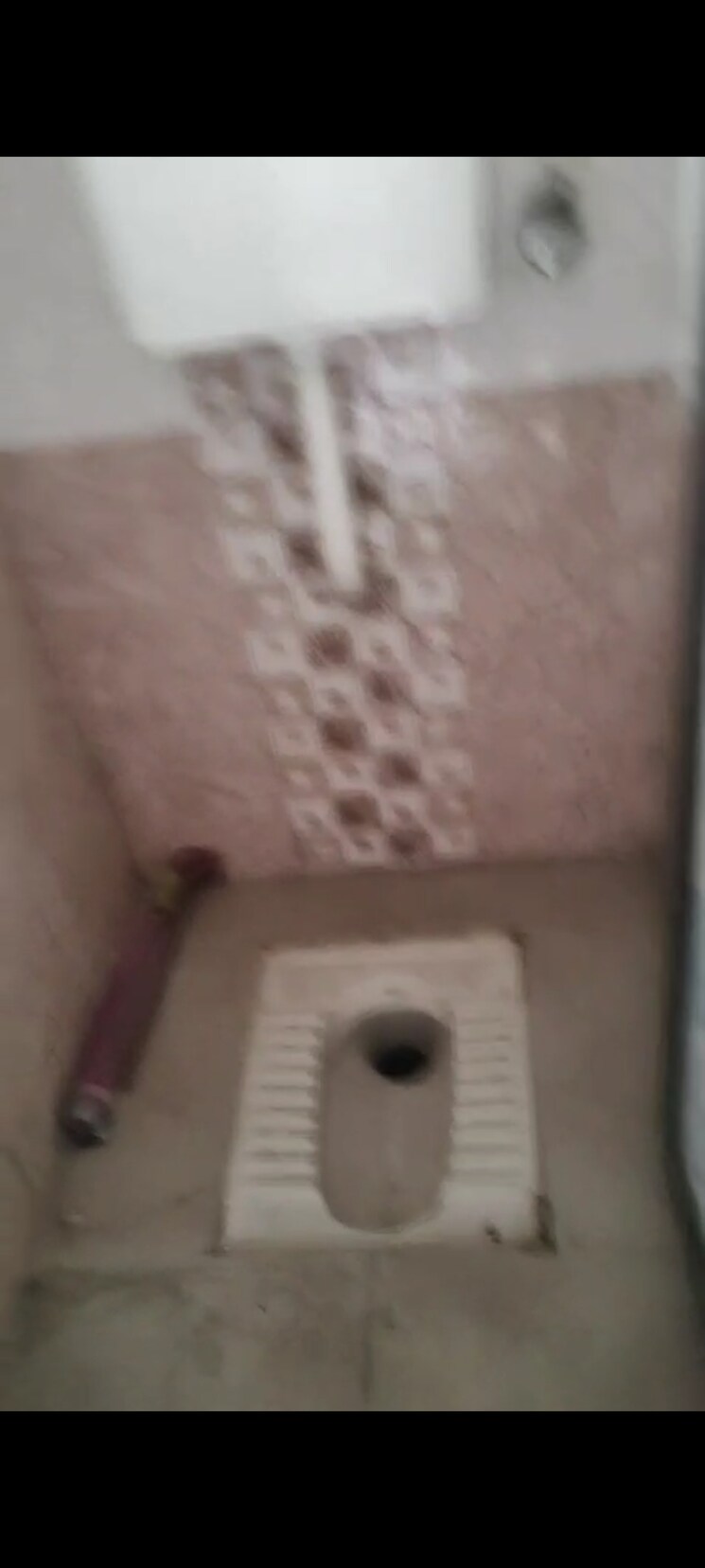 Bathroom, vile parle east 1 RK 200 Sq.Ft. Apartment In Vile Parle East Mumbai 8032731