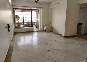 Room in 3 BHK Apartment at Rajvilas Hawa Mahal Chs, Manpada – for Rent