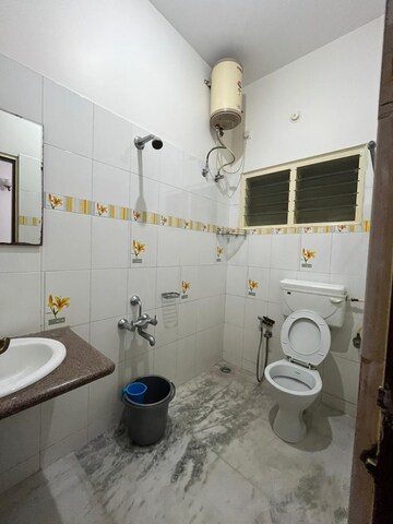 Master Bedroom in 2 BHK Builder Floor at Hsr Layout – for Rent