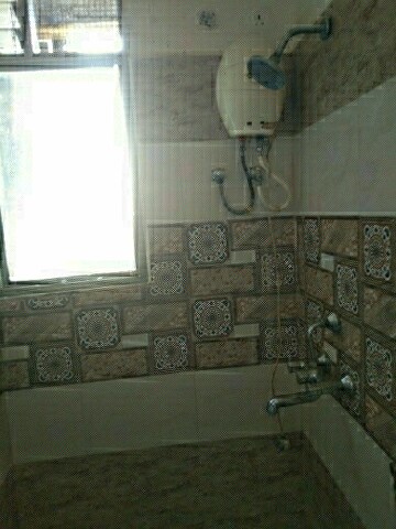Attached Bathroom in 3 BHK Apartment at Alkapuri – for Rent