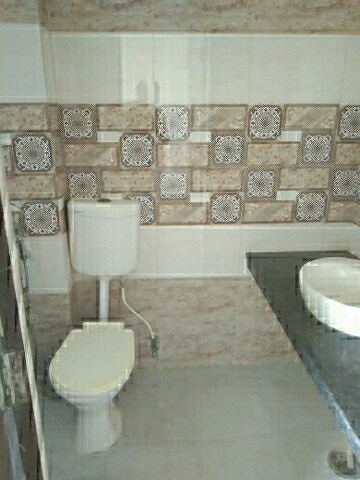 Attached Bathroom in 3 BHK Apartment at Alkapuri – for Rent