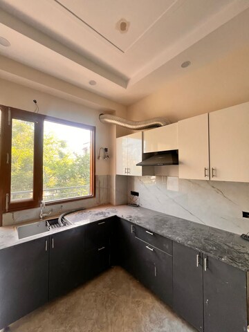 Master Bedroom in 1 BHK Builder Floor at Sector 40 – for Rent