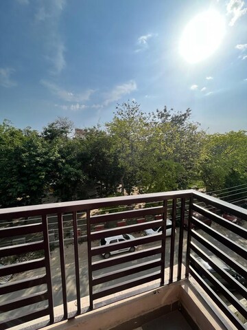 Balcony in 1 BHK Builder Floor at Sector 40 – for Rent