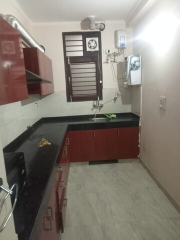Kitchen in 2 BHK Builder Floor at Sector 40 – for Rent