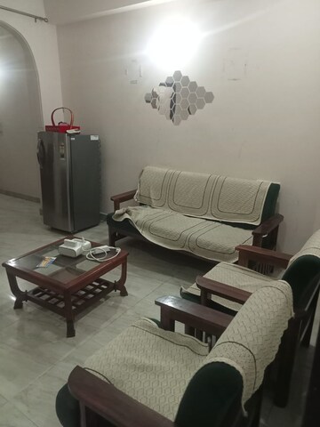 Living Room in 2 BHK Builder Floor at Sector 40 – for Rent