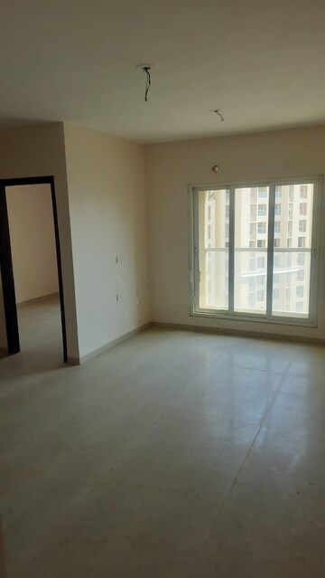 Room in 2 BHK Apartment at Runwal Estate, Dhokali – for Rent