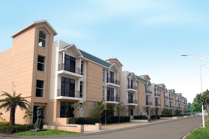 4 BHK + Extra Room Builder Floor For Sale in Omaxe Silver Birch