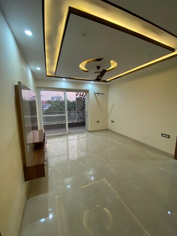 Kitchen in 3 BHK Builder Floor at Sector 21c – for Rent