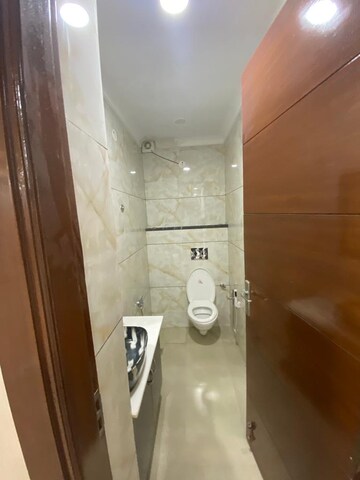 Bathroom in 3 BHK Builder Floor at Sector 21c – for Rent