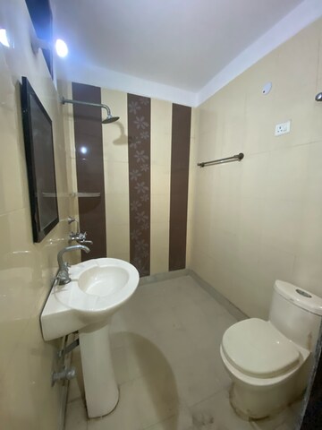 Bathroom in 3 BHK Independent House at Ansal Plaza Sector-23, Carterpuri – for Rent
