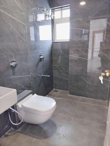 Bathroom in 2.5 BHK Apartment at Paramount Delux Mahal, Bandra West – for Rent