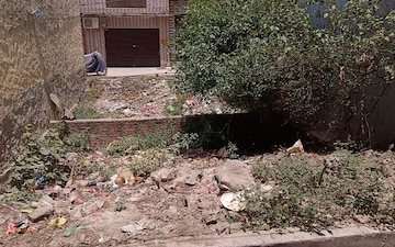 Plot For Sale in Kalindi Vihar