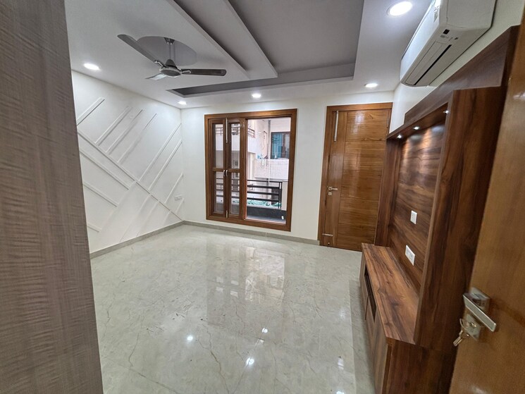 Room, sector 46 4 Bedroom 3000 Sq.Ft. Builder Floor In Sector 46 Gurgaon 8033077