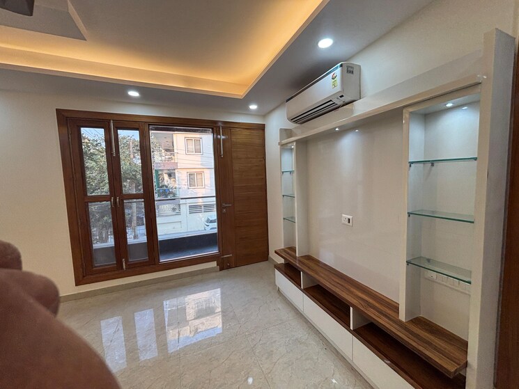 Room, sector 46 4 Bedroom 3000 Sq.Ft. Builder Floor In Sector 46 Gurgaon 8033077