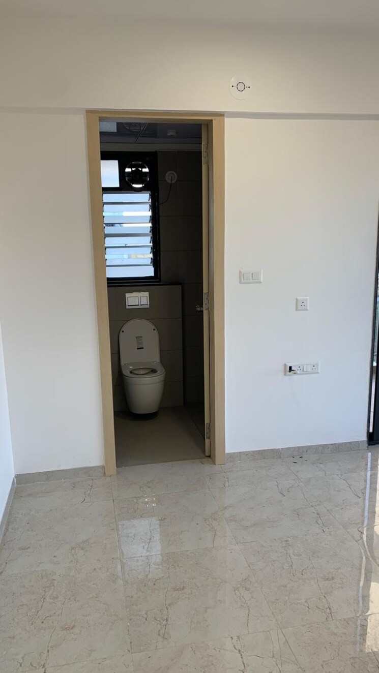 Attached Bathroom, wakad 3 Bedroom 1100 Sq.Ft. Apartment In Wakad Pune 8033094